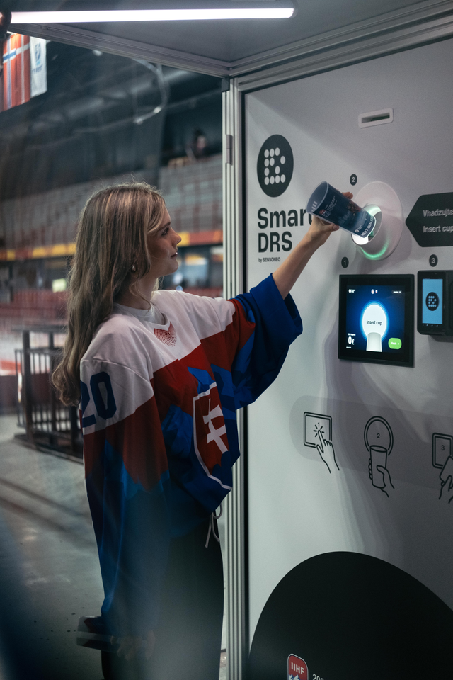 Automated Reusable Cup Return Systems Tested at Major Ice Hockey Tournament